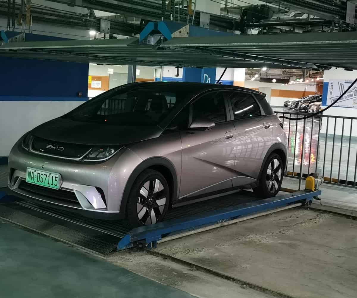 兩層升降式機(jī)械停車(chē)位二手